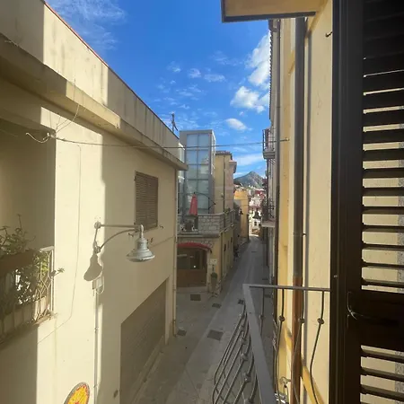 شقة Dimora Della Piazzetta *